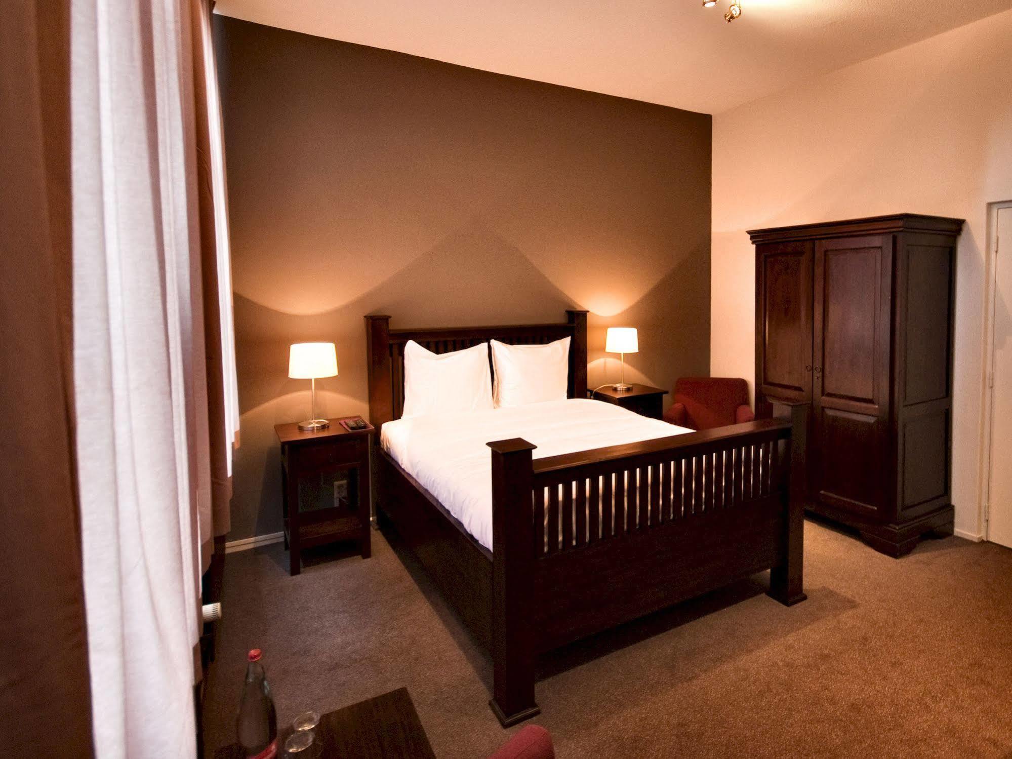 Hotel Het Raedthuys Sint-Maartensdijk Ngoại thất bức ảnh